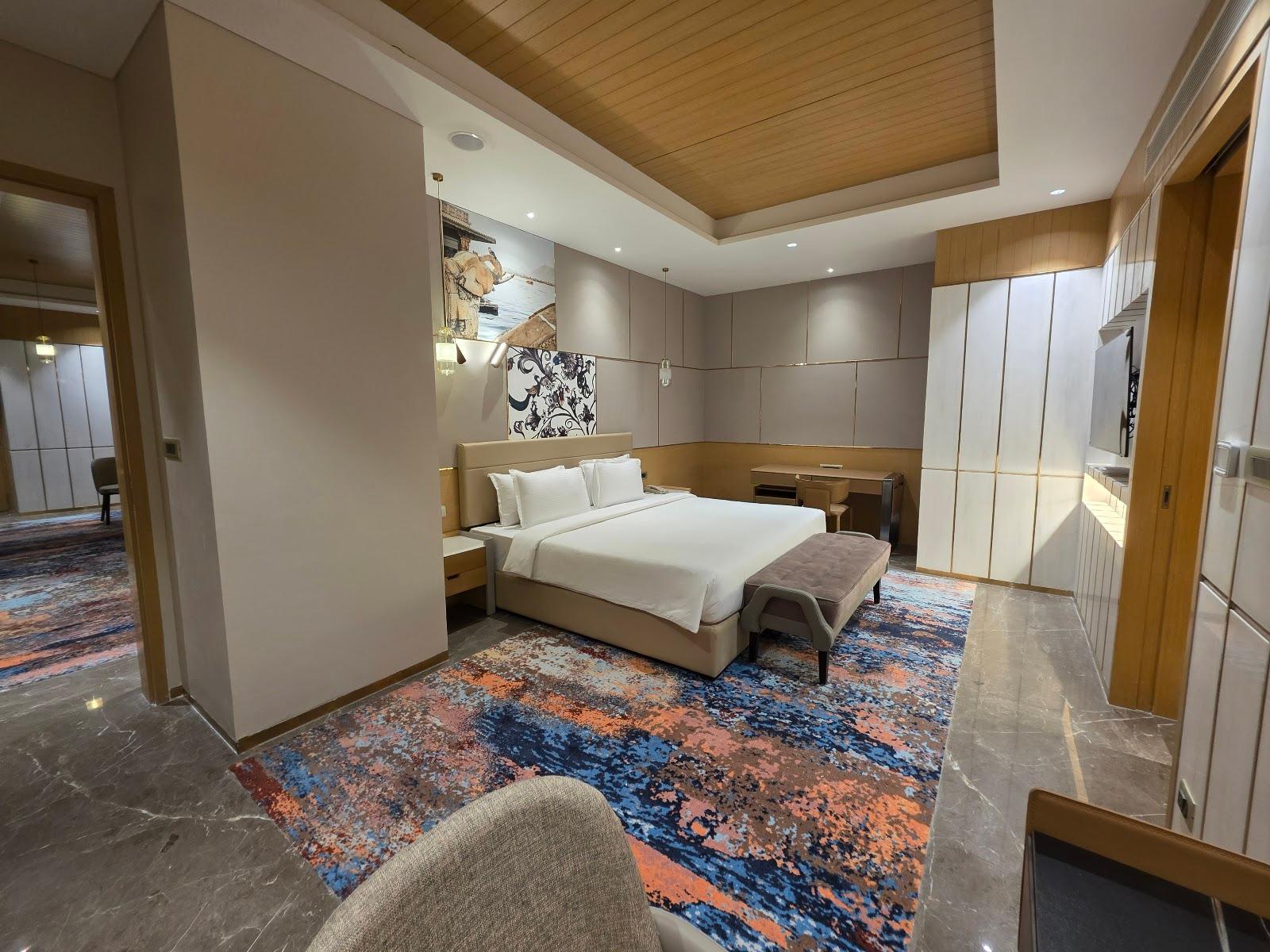 GRAND CONTINENT LUXURY COLLECTION – photo 2