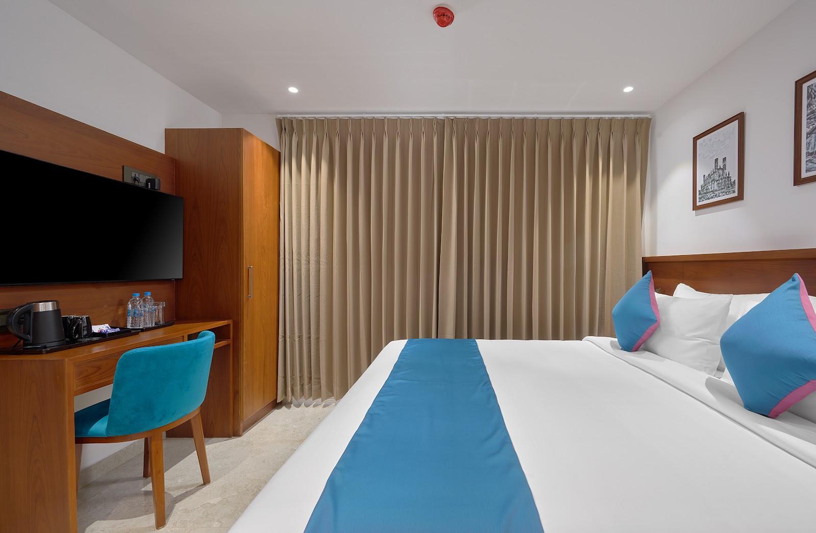 Qwhite Crescent Luxury Hotel – photo 4
