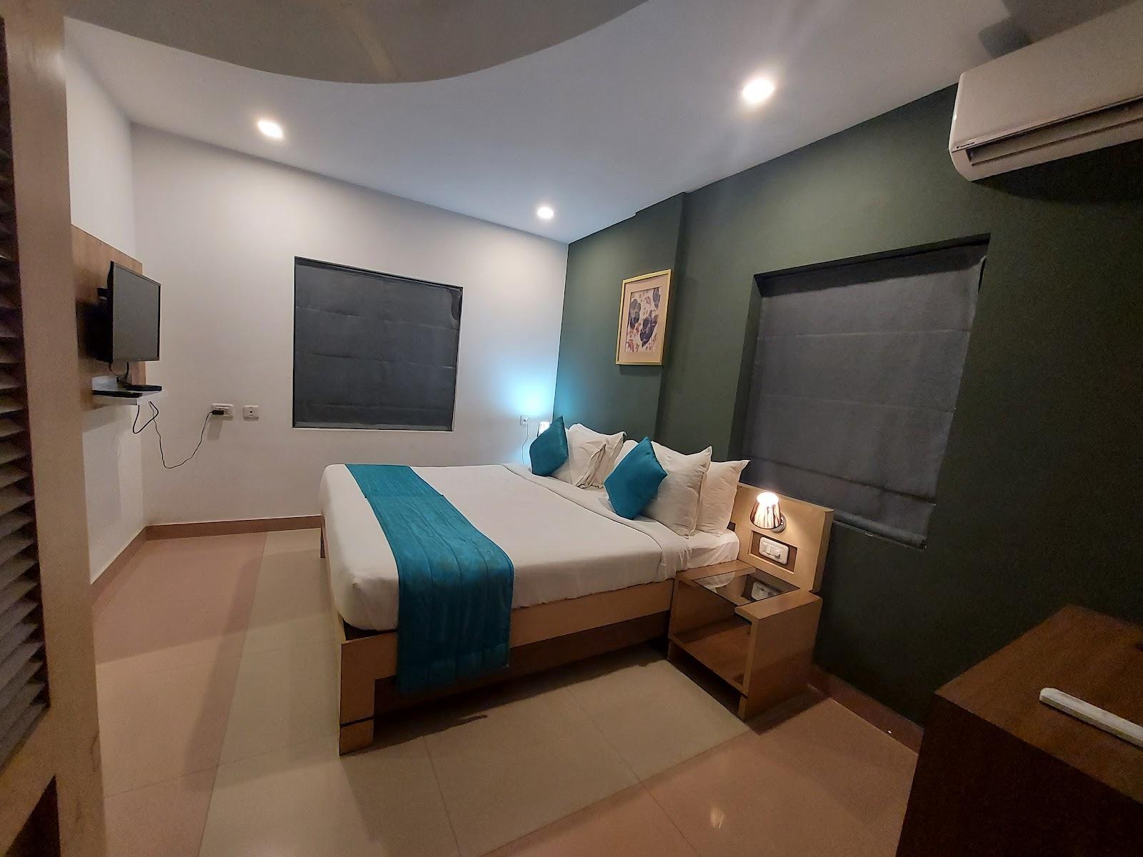 Hotel Metro Manor – photo 4