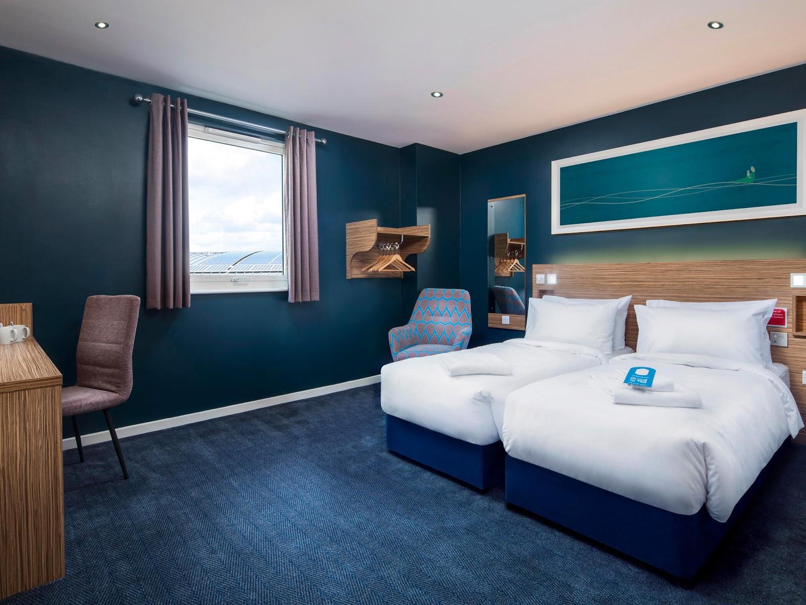Travelodge Enfield – photo 3