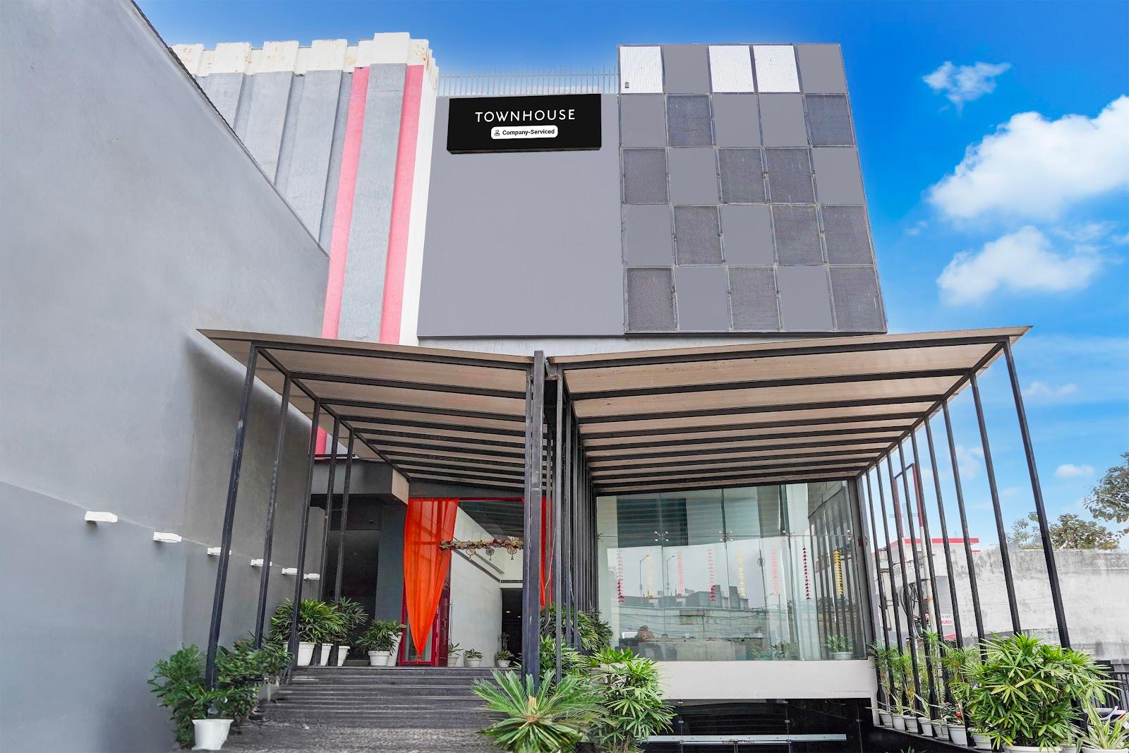 Townhouse by OYO Gomti Nagar Matiyari