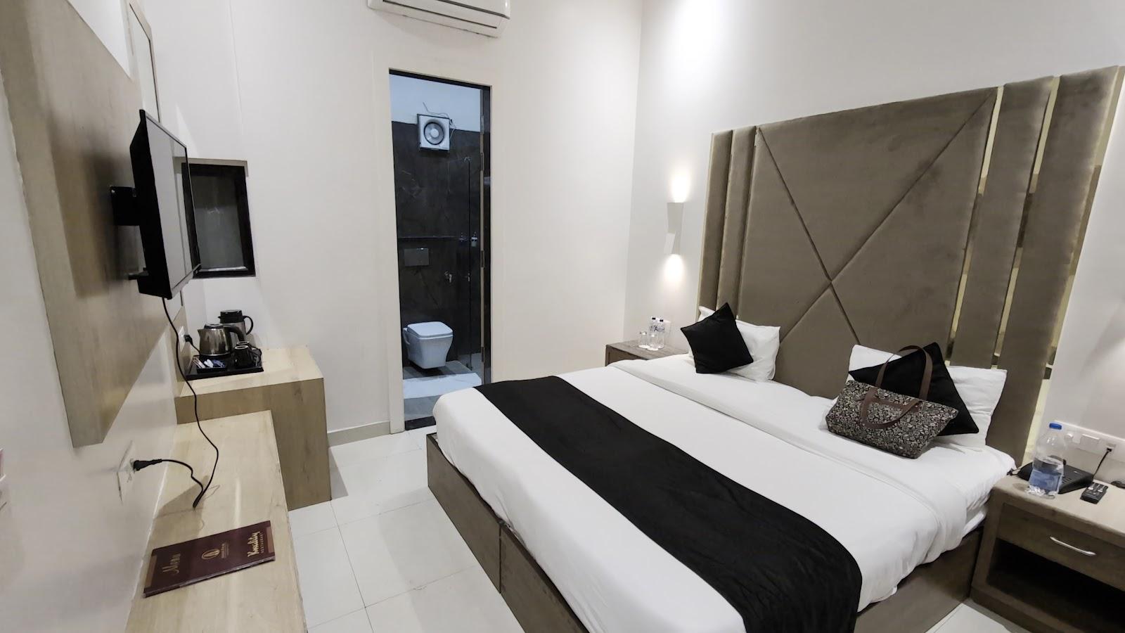 Hotel Avalon Palms Agra – photo 2