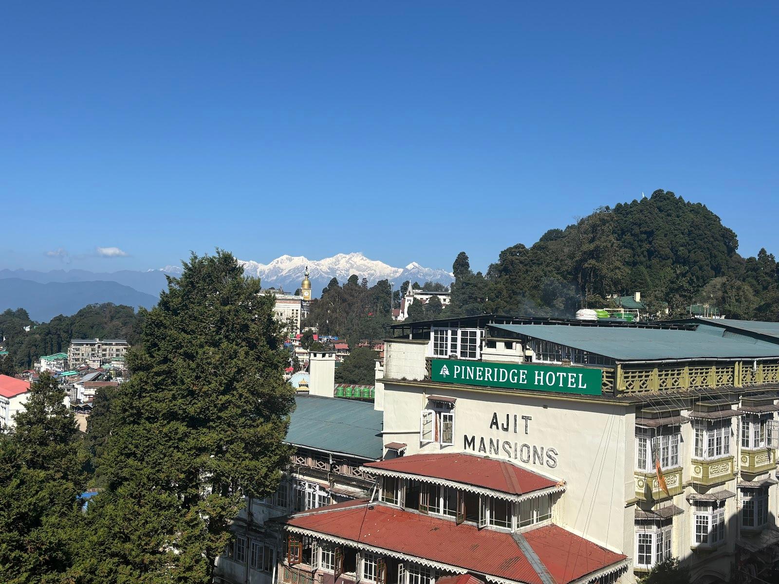 Pineridge Hotel – photo 1
