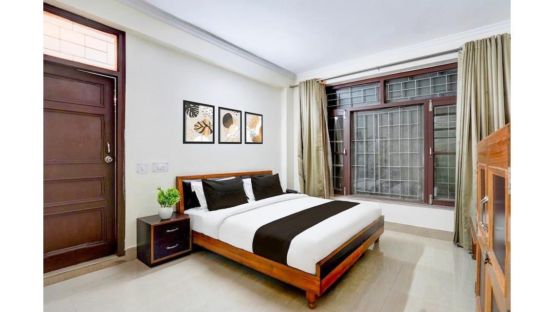 Townhouse by OYO Mall Road Near Library Chowk – photo 2