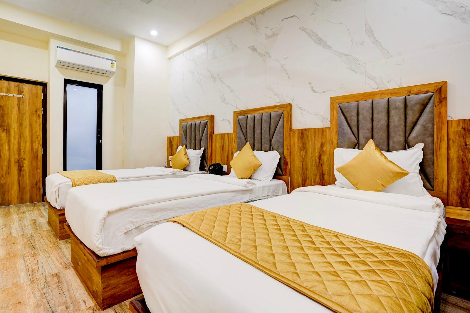 HOTEL BREEZE BAY BKC – photo 3