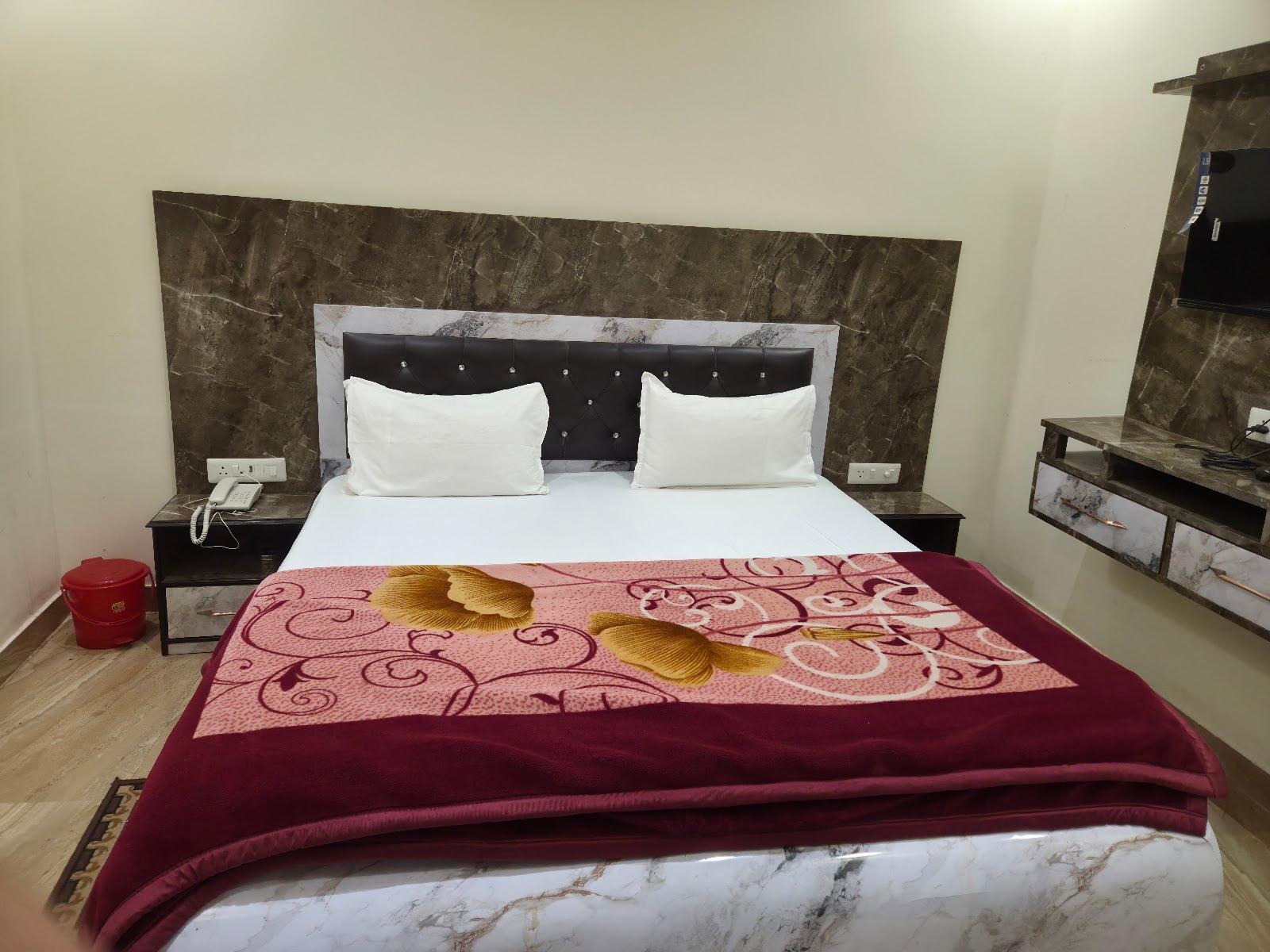 New Hotel Ganga Niwas- Near Triveni Sangam Dashaswamedh Ghat – photo 3