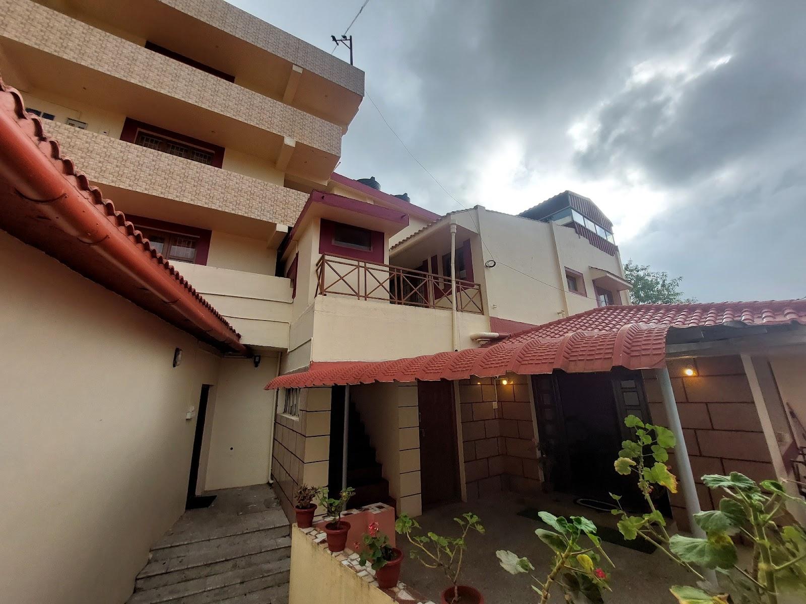 Trios staycation – photo 1