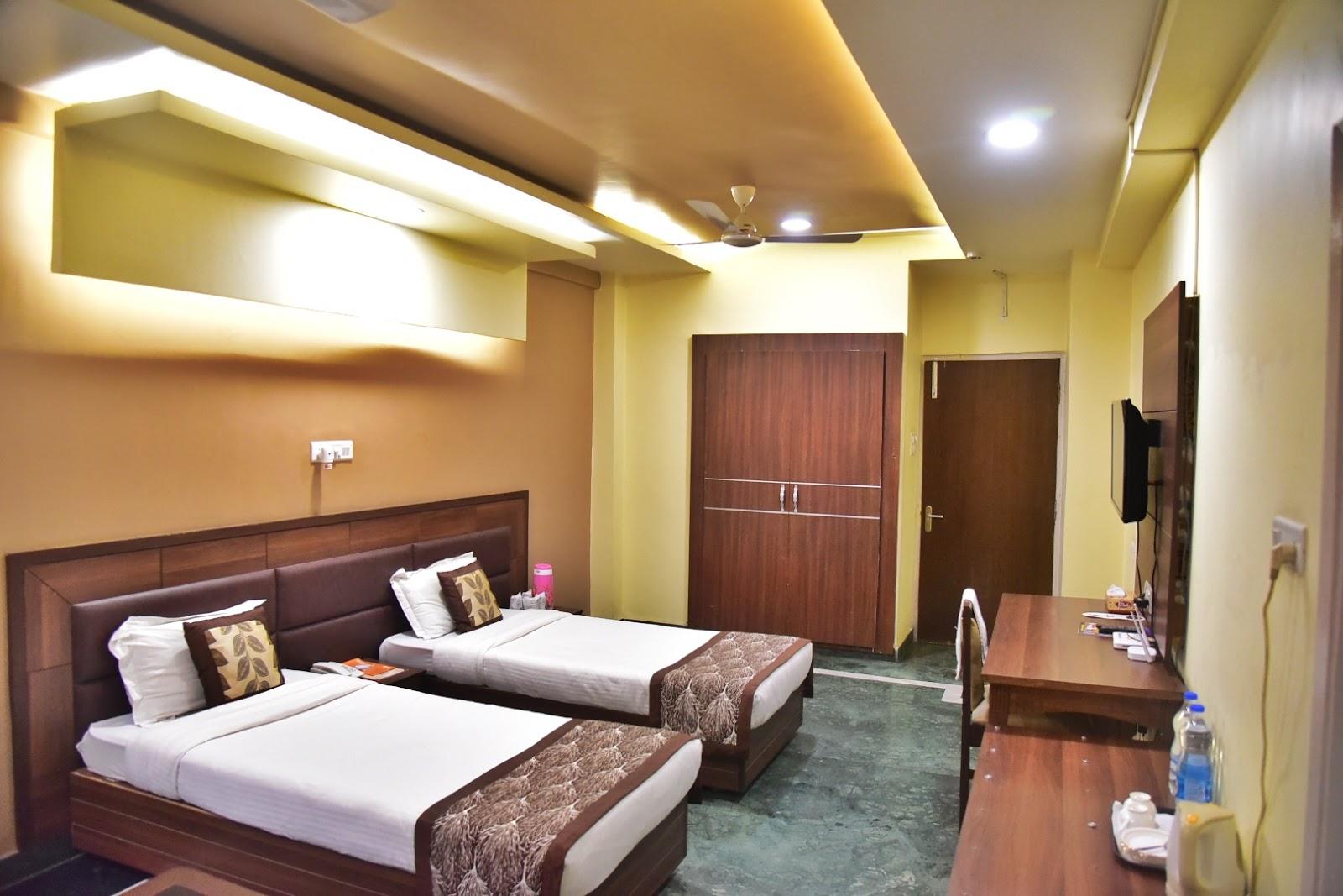 Hotel Gomti at Sapru Marg near Hazratganj – photo 3