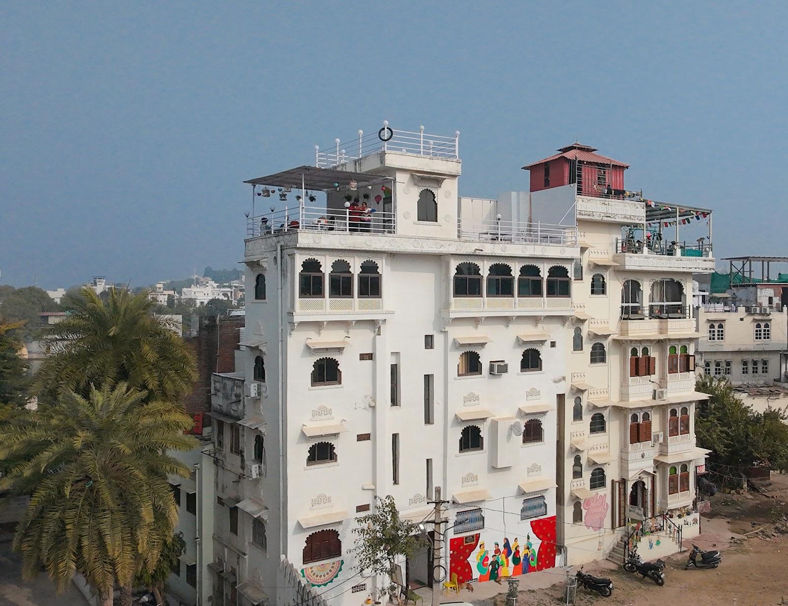 Multiple stories, Udaipur – photo 1