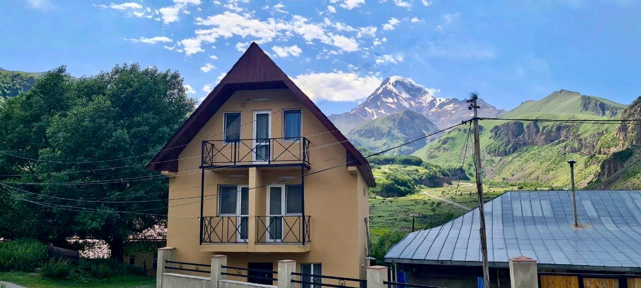 Kazbegi Inn – photo 1