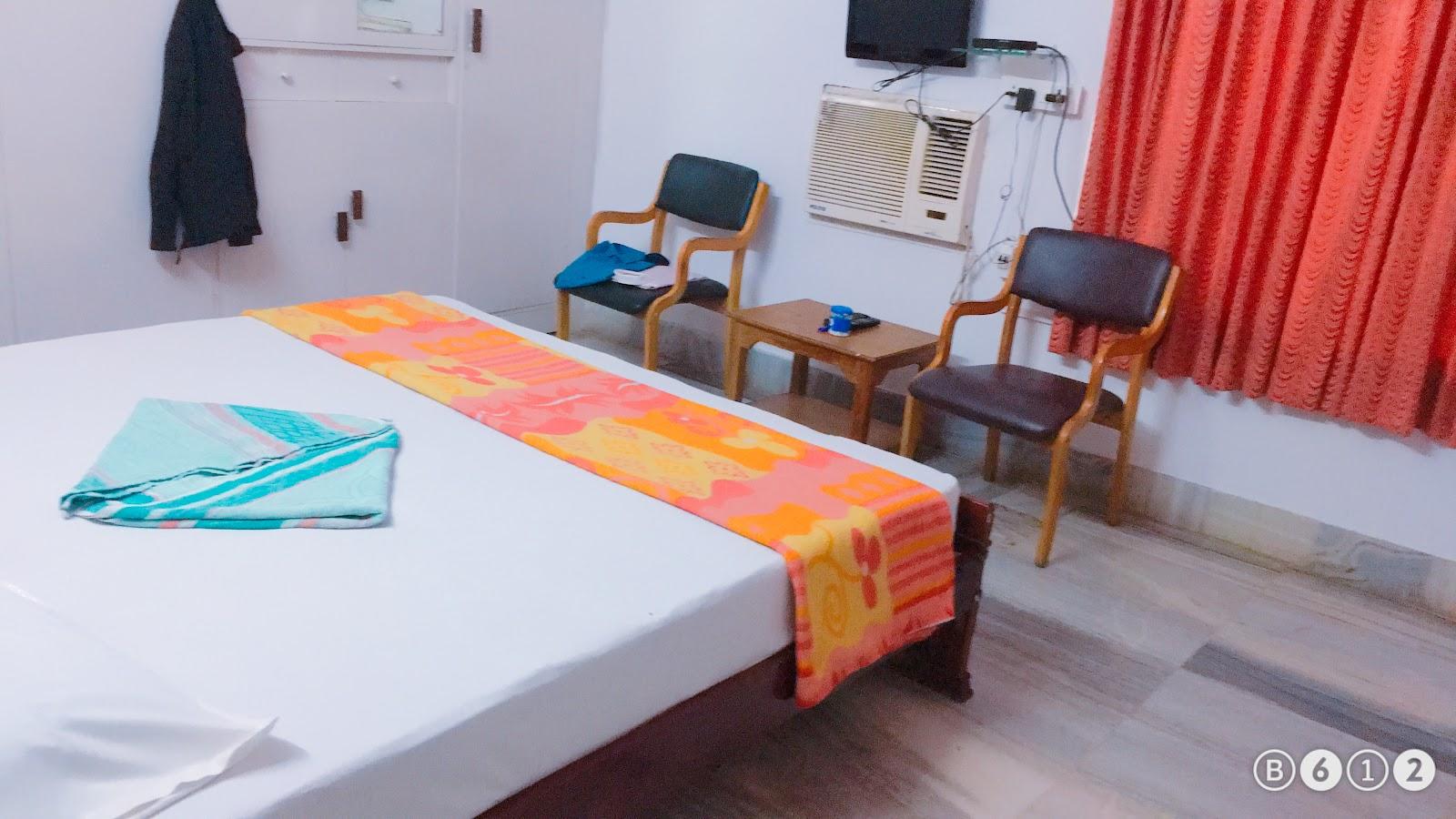 Rajahamsa Guest House – photo 2