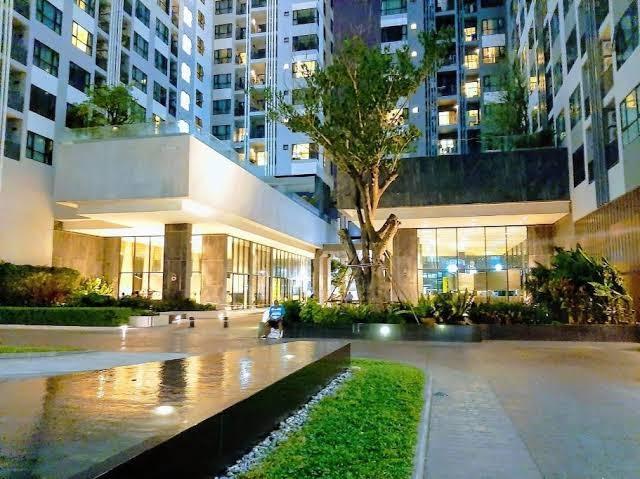 Central Pattaya - Sea View Large Balcony Condo with Infinity Pool – photo 1