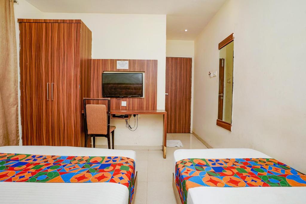 Hotel Emerald Inn – photo 4