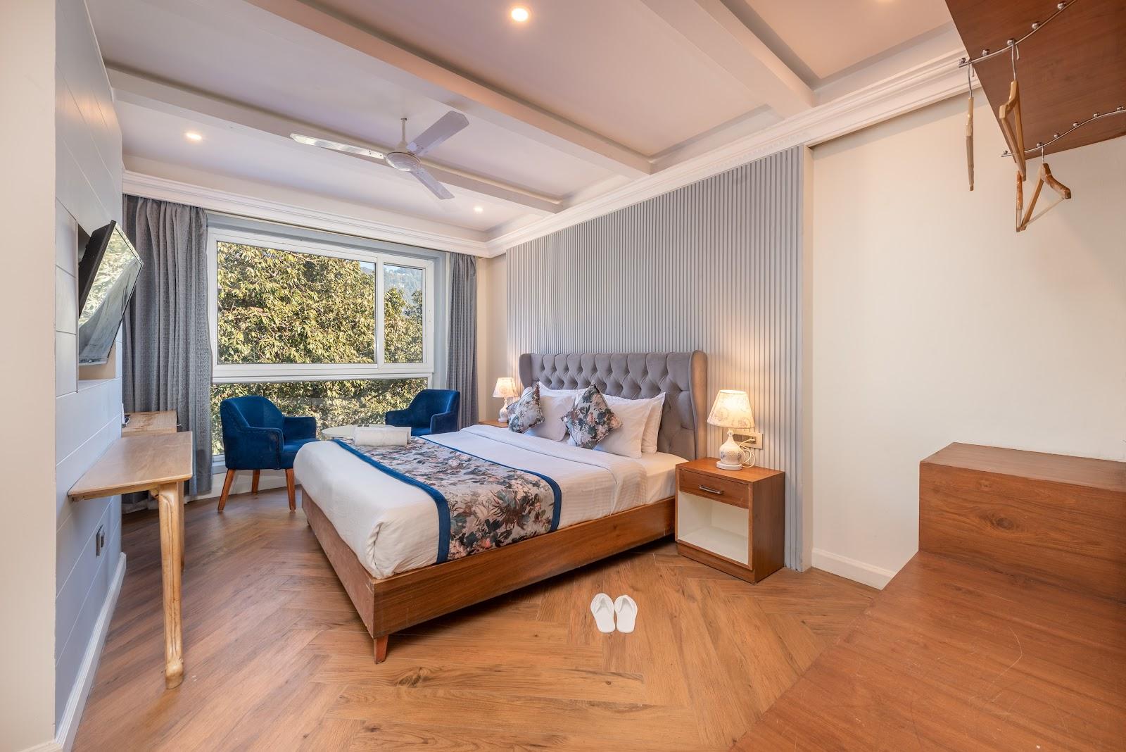 Hotel Sapling - 500 Mtr from Picture Palace