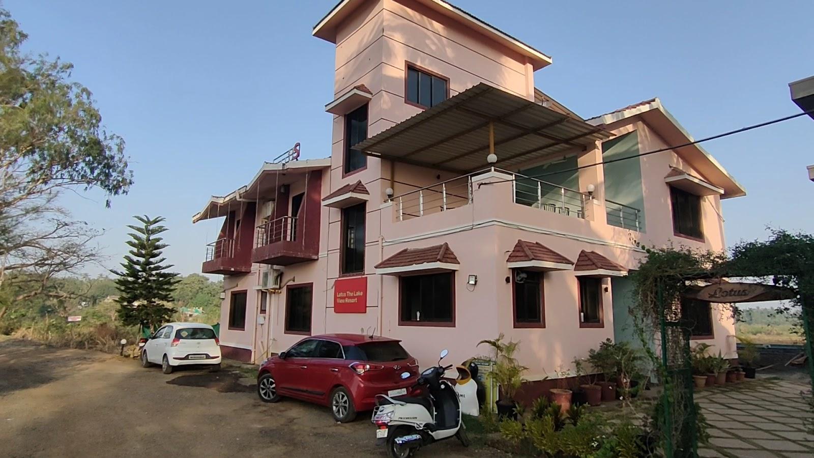 Lotus The Lakeview Resort – photo 2