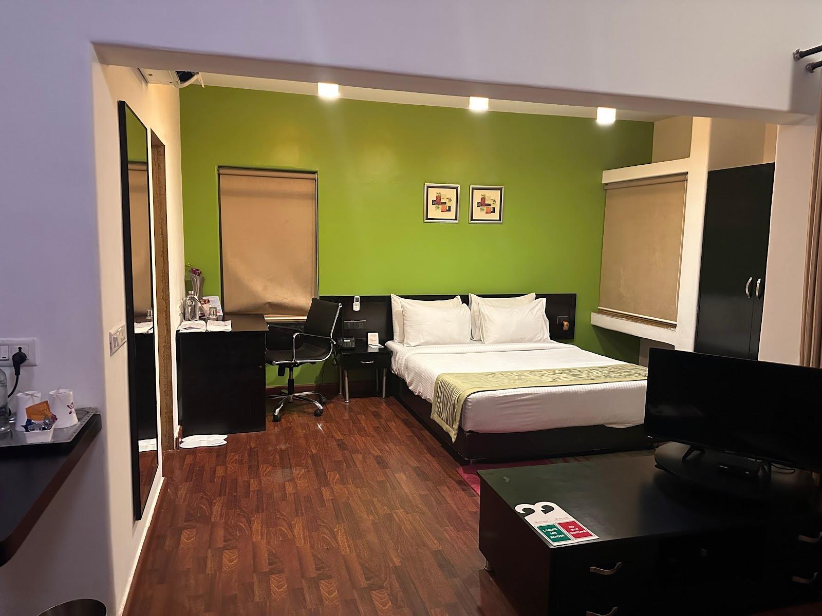 Royal Orchid Golden Suites – photo 3