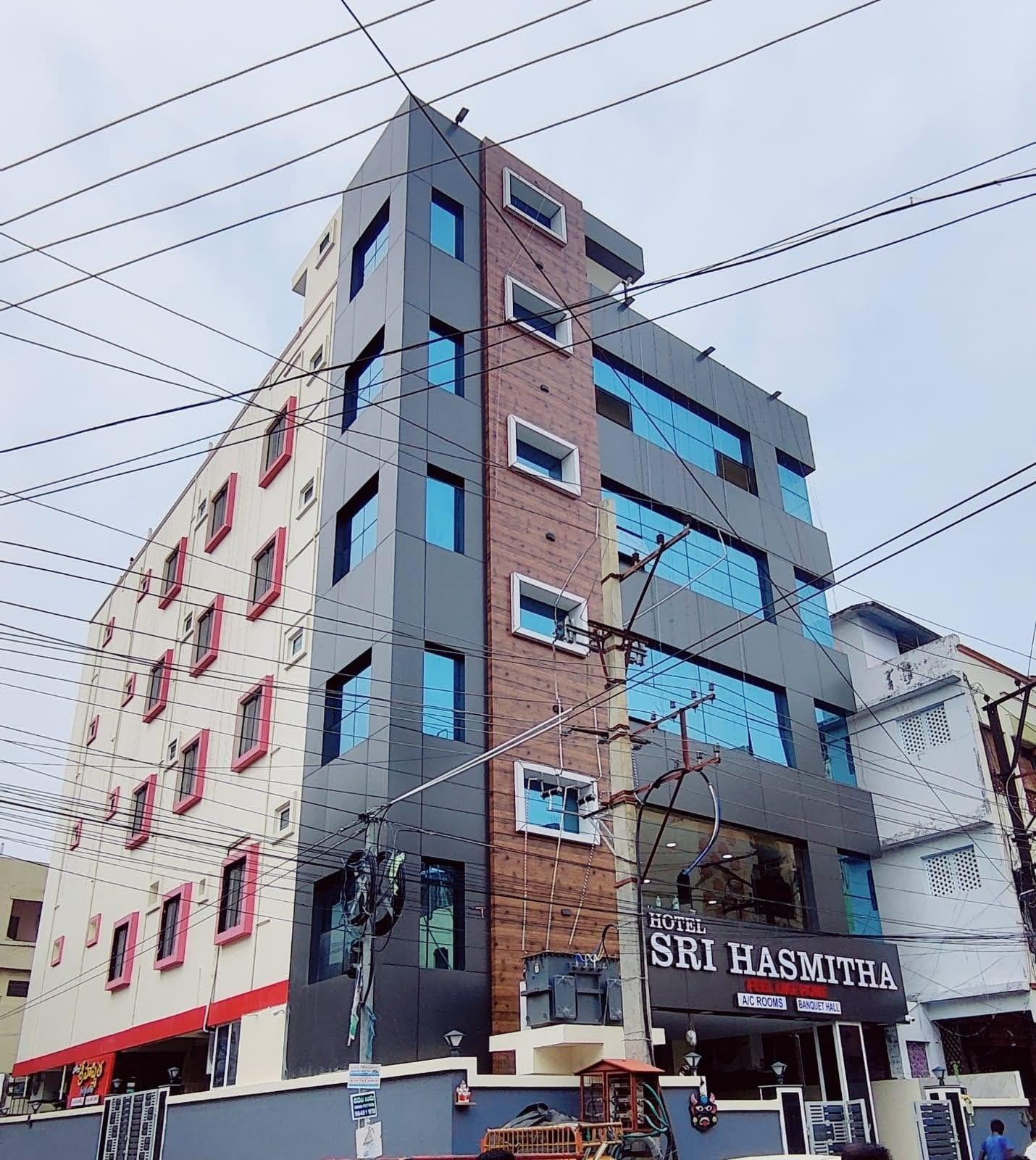 Hotel Sri Hasmitha – photo 1