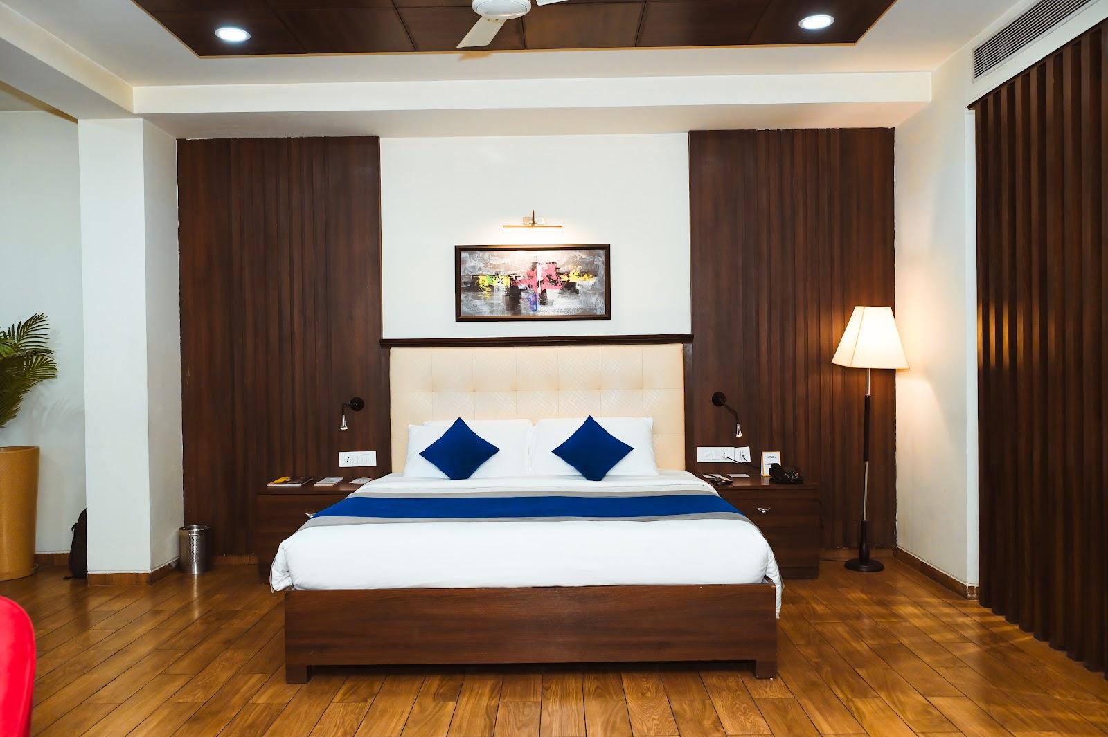 JB Skyhilton Inn – photo 1