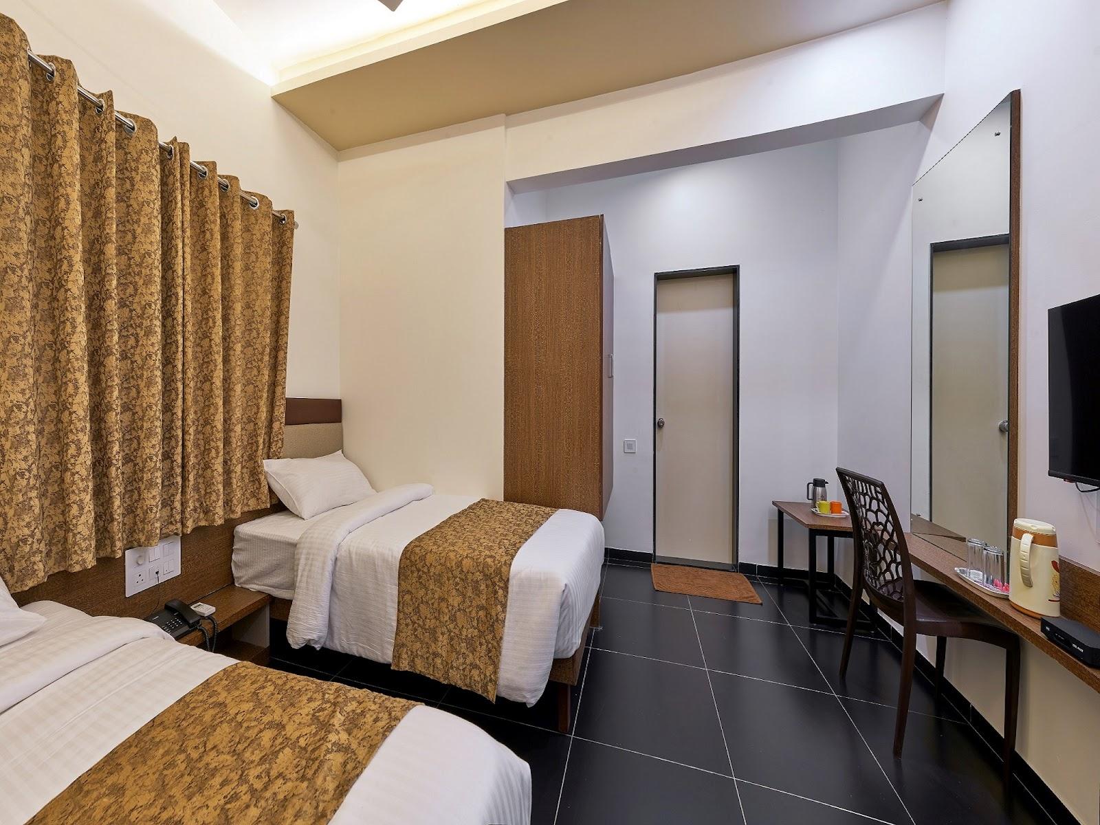 METRO HOTEL – photo 2
