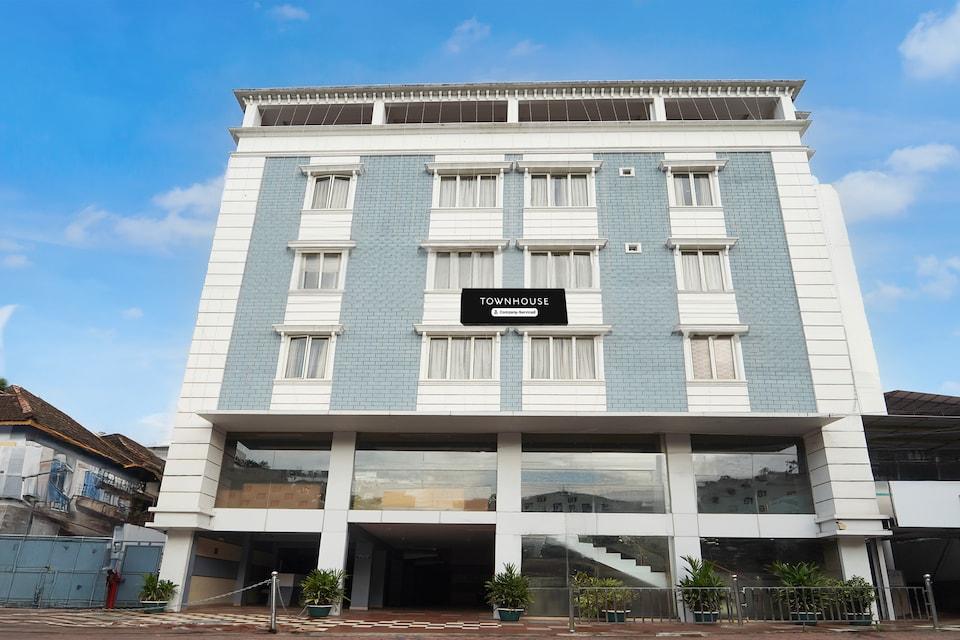 Super Townhouse MG Road Trivandrum Formerly Nandanam Park – photo 1