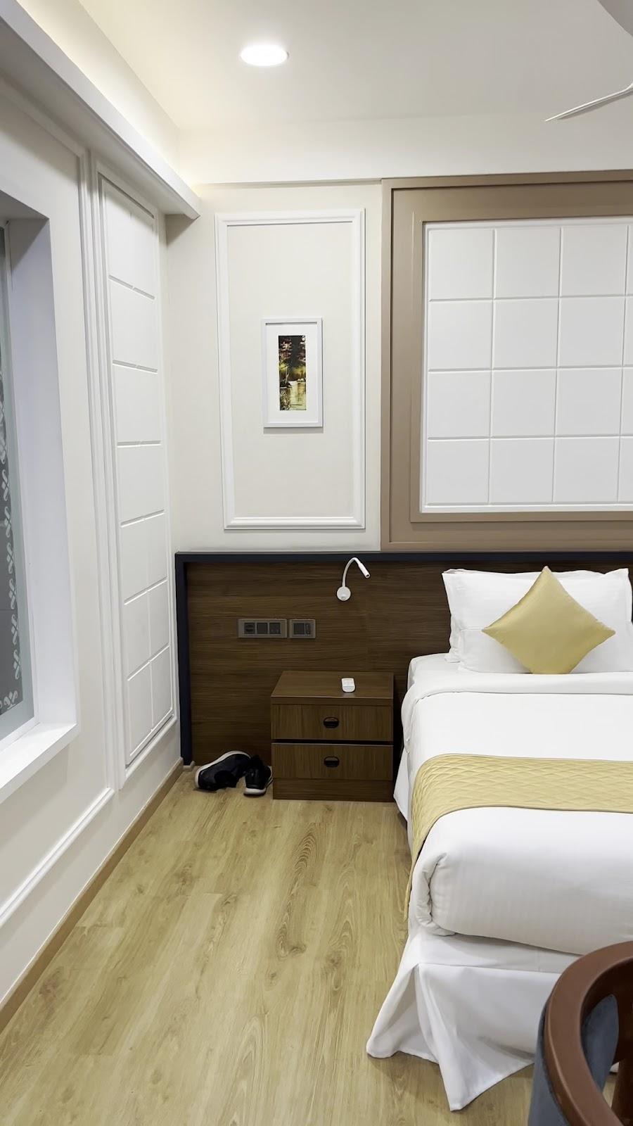 White Palace Hotel – photo 2