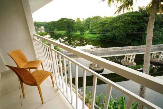 HOTEL LET'S STAY – photo 1