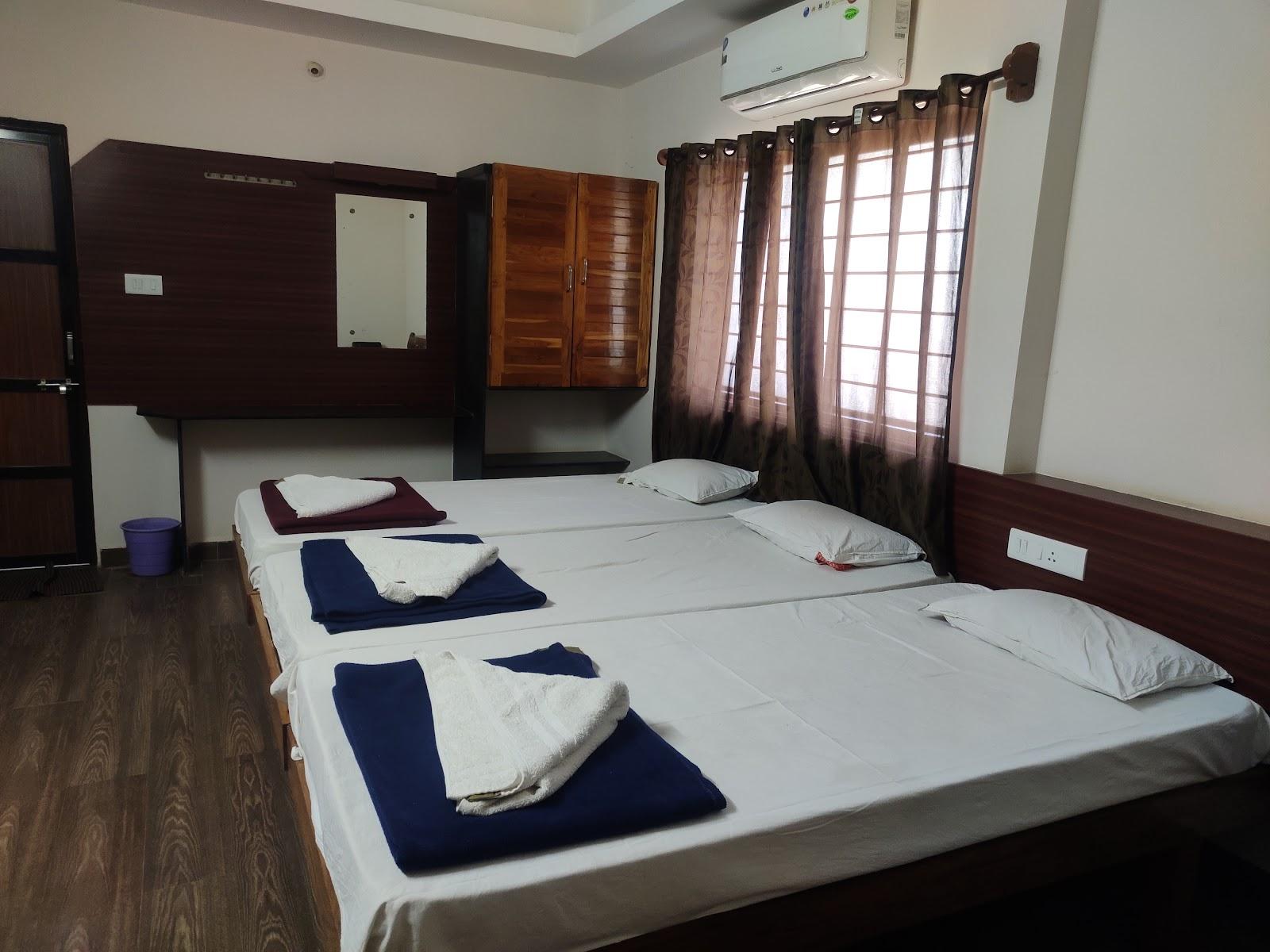 Townhouse Dharwad New Bus Terminal – photo 3