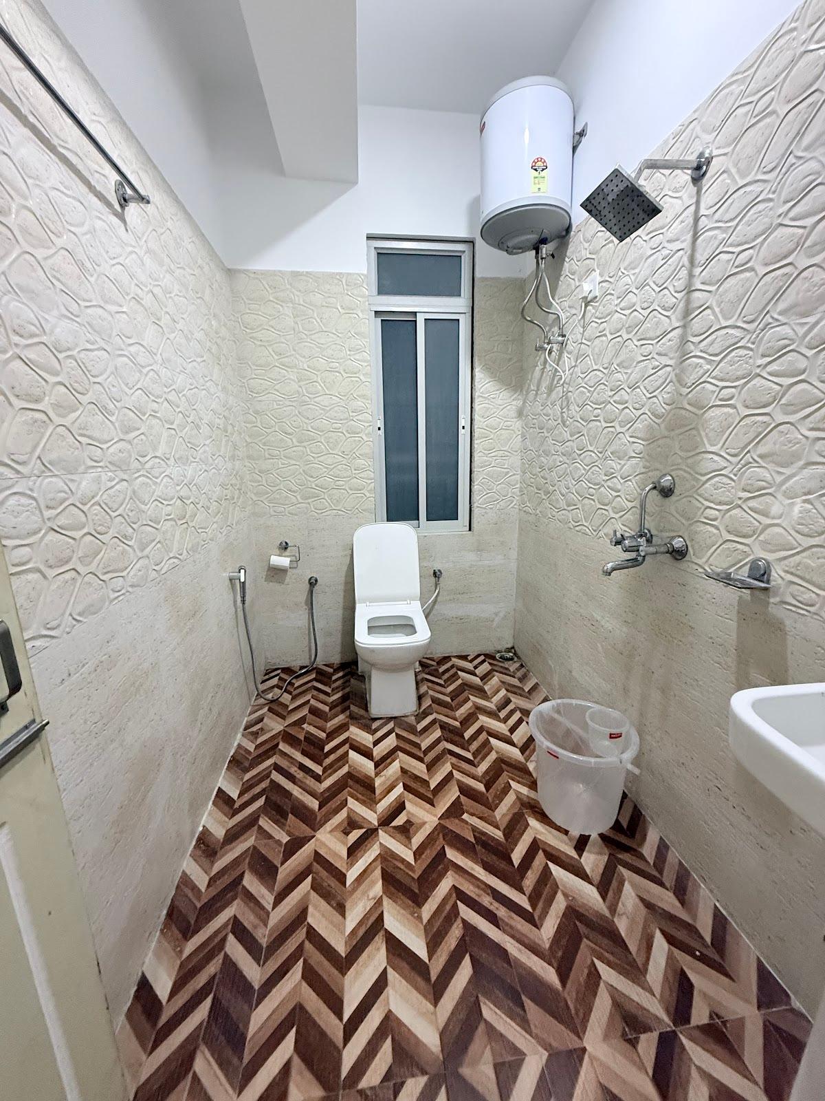 Hotel East Inn – photo 3