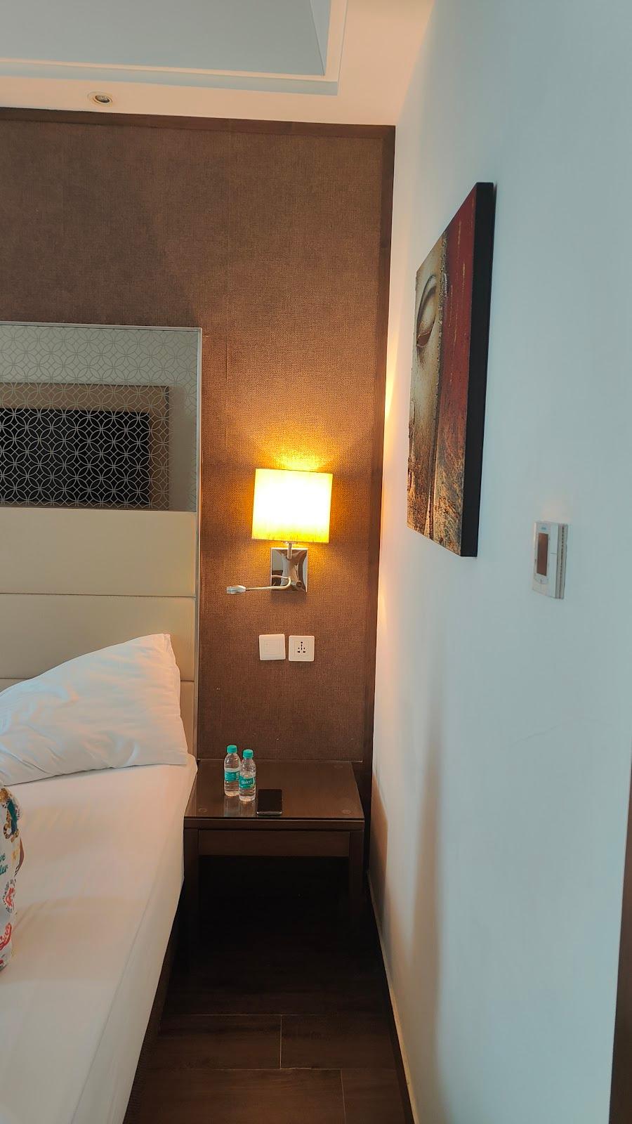Hotel Landmark Entry Gate – photo 1