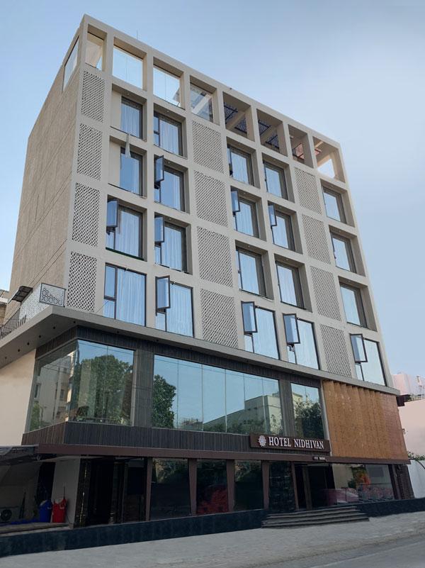 Hotel Nidhivan – photo 2