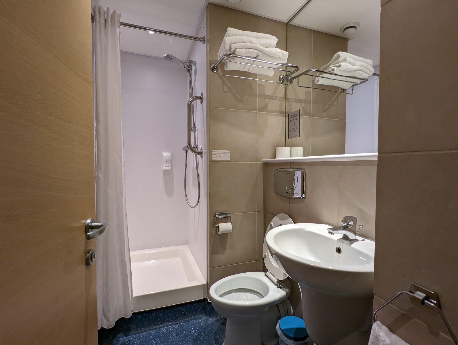 Travelodge London Central Aldgate East – photo 3