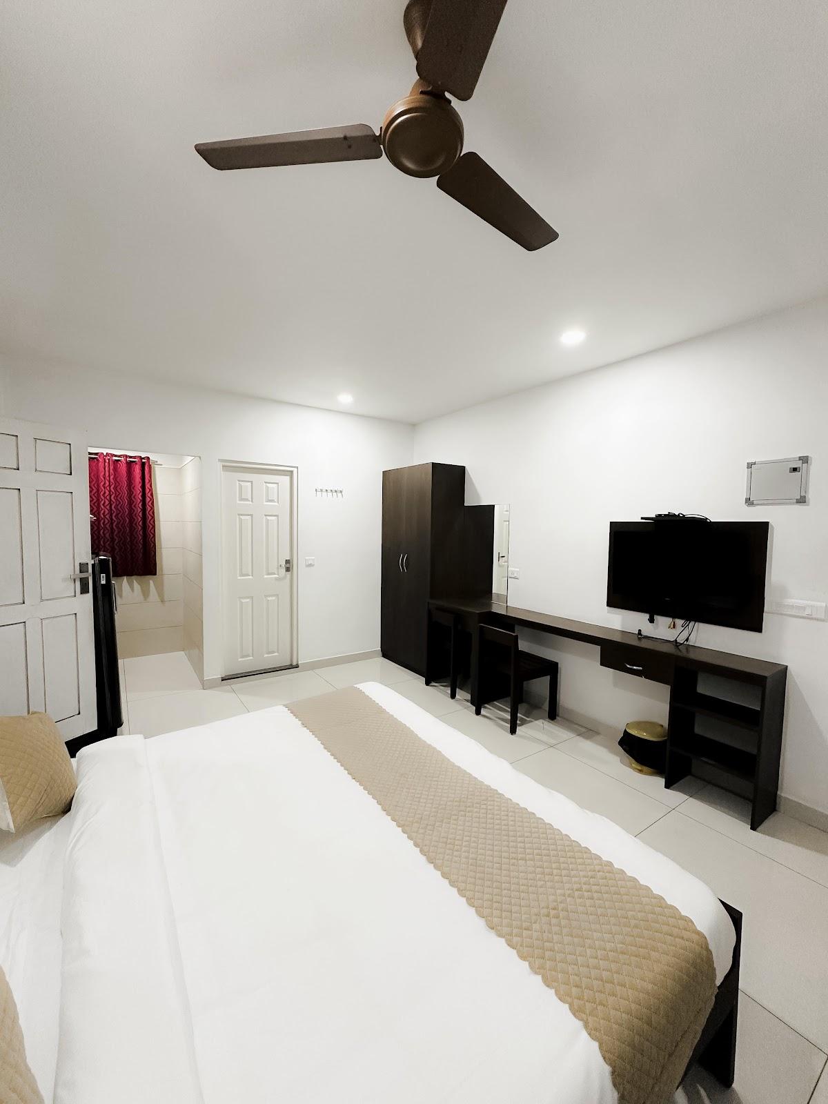 White House Inn – photo 2