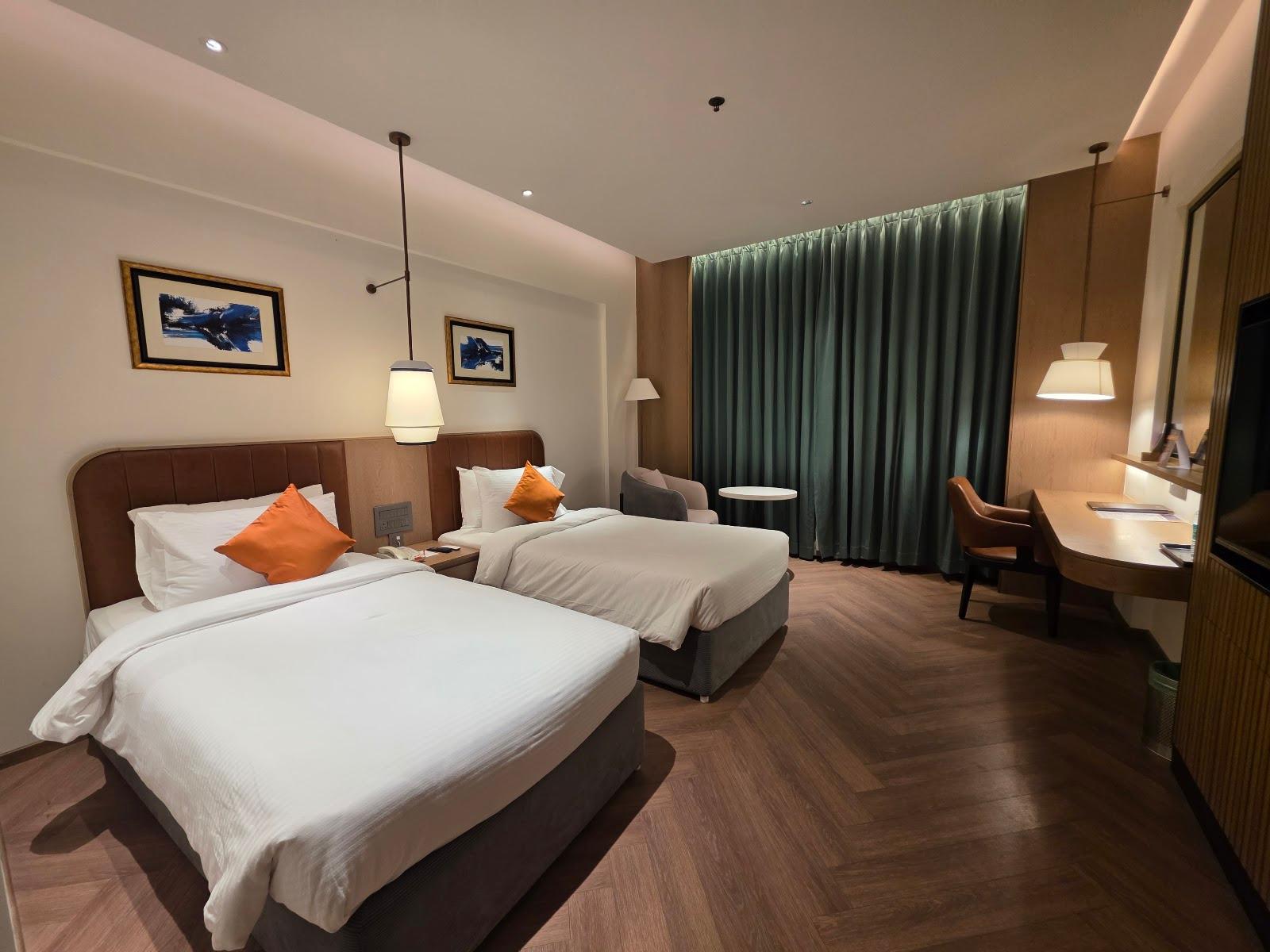 Dolphin Hotel – photo 3