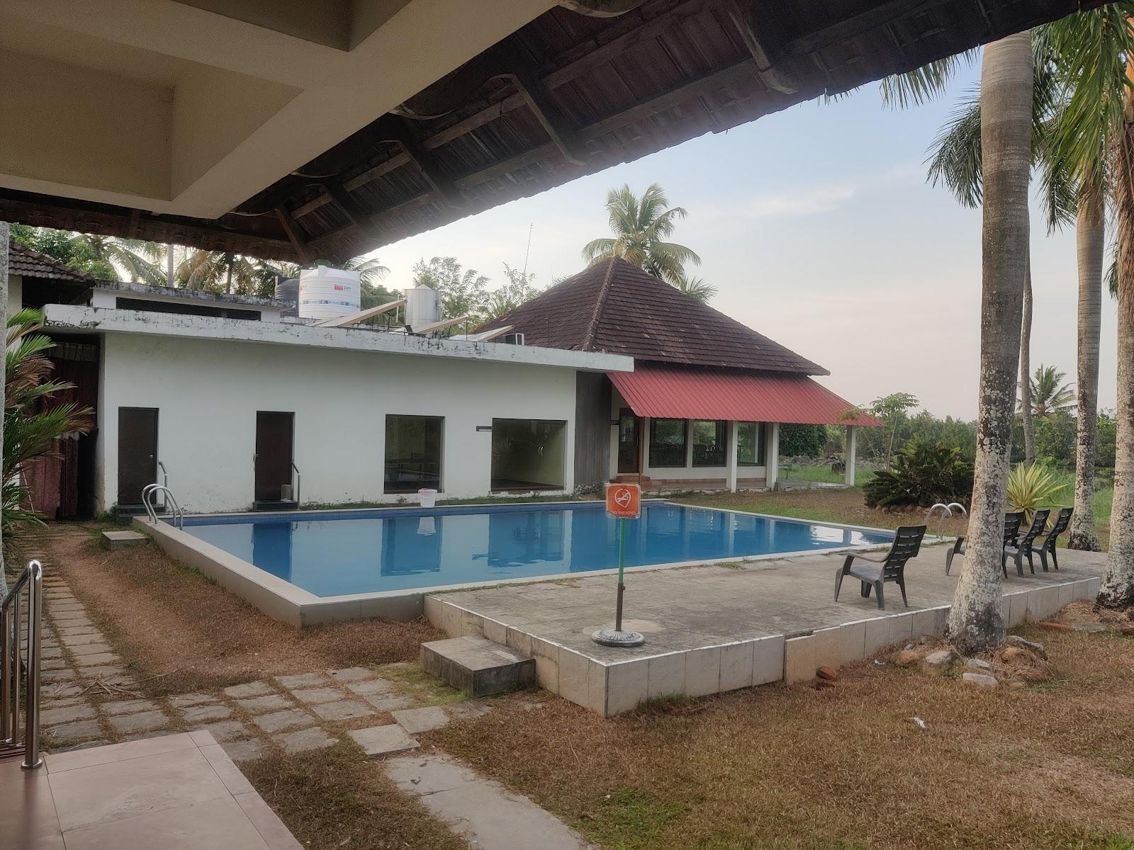 Manor Backwater Resort – photo 4