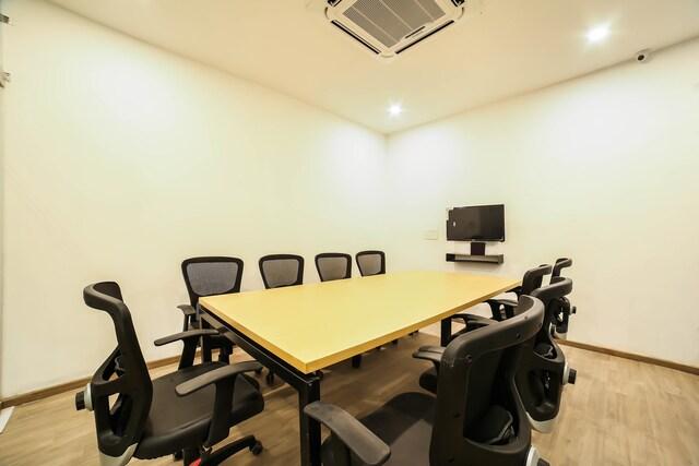 OYO Townhouse 260 Malibu Town, Near Park Hospital Near Omaxe Gurgaon Mall – photo 4