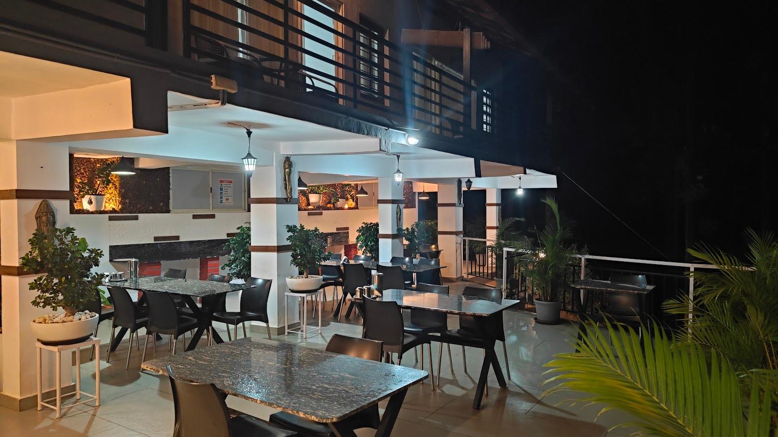 Giri Elite HomeStay