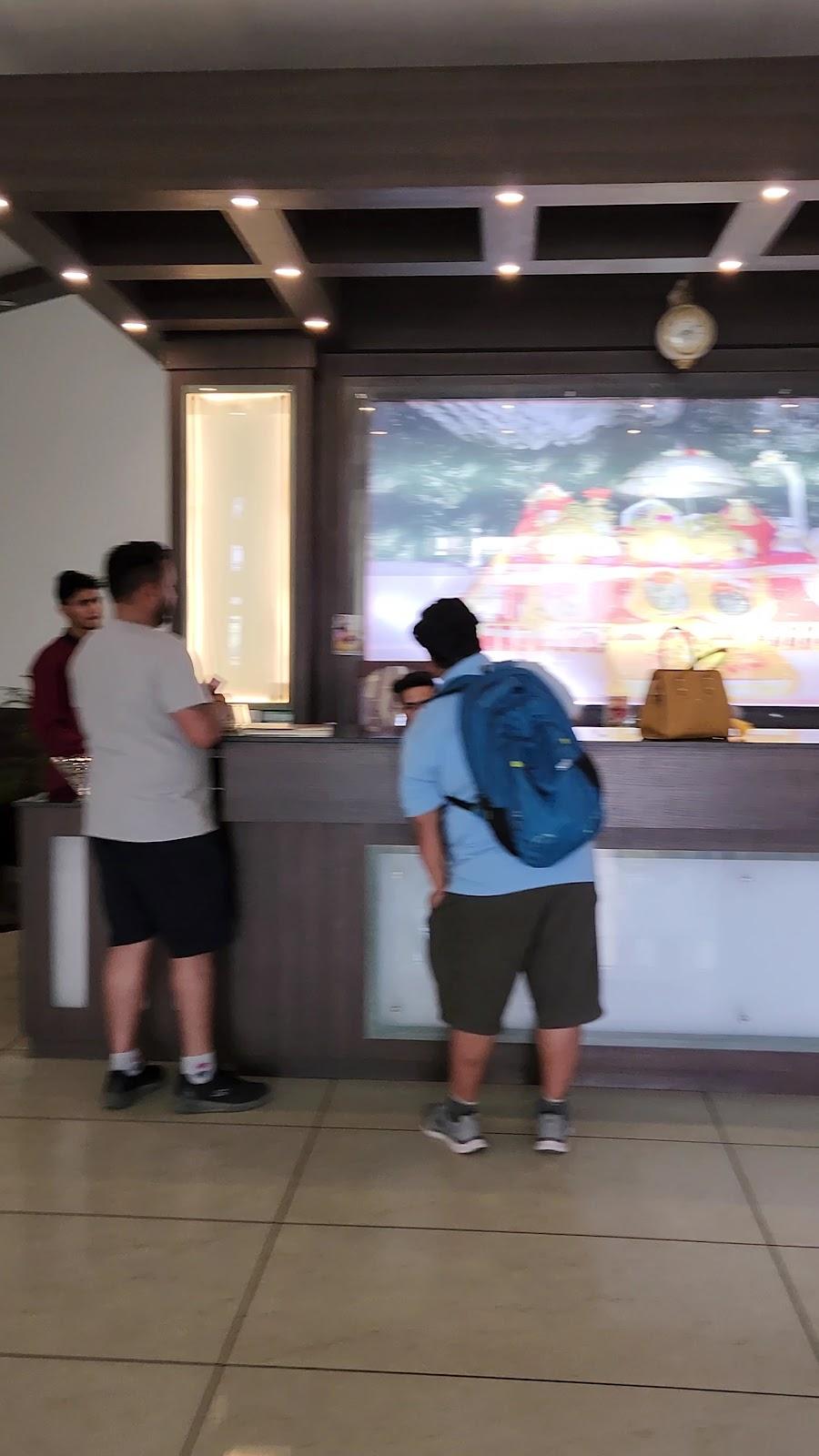 Hotel The Royal Krishna – photo 4