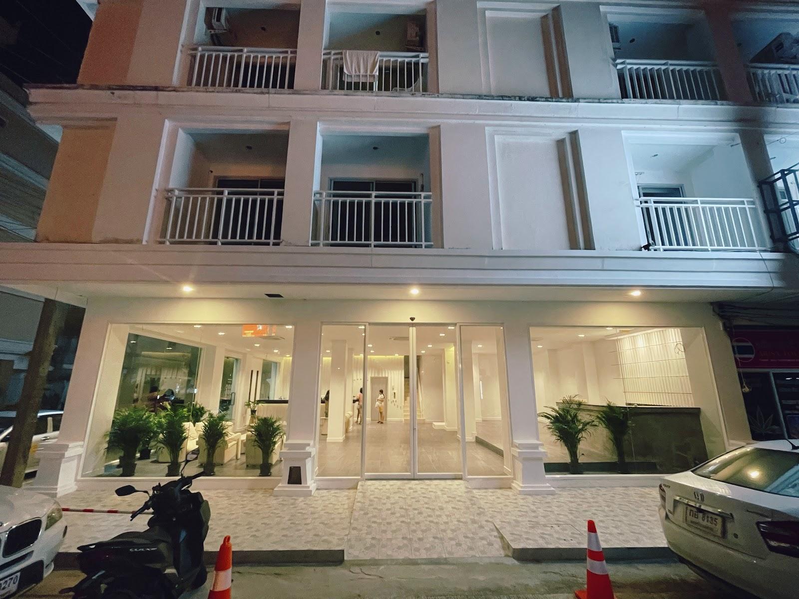 Blue Skyline Hotel – photo 1
