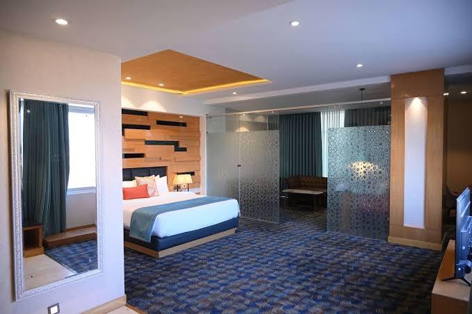 Ramada Plaza – photo 2