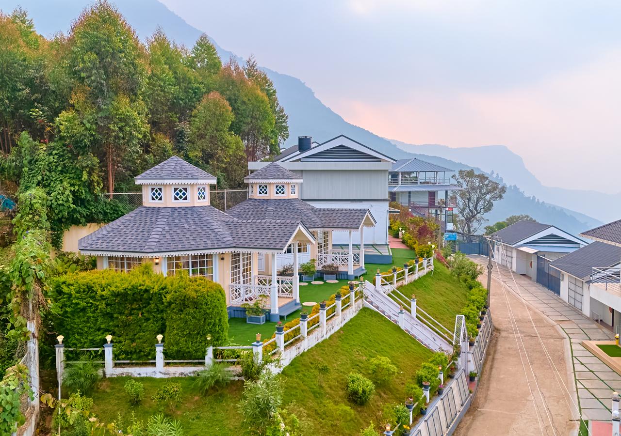 Firefly Resort – photo 1