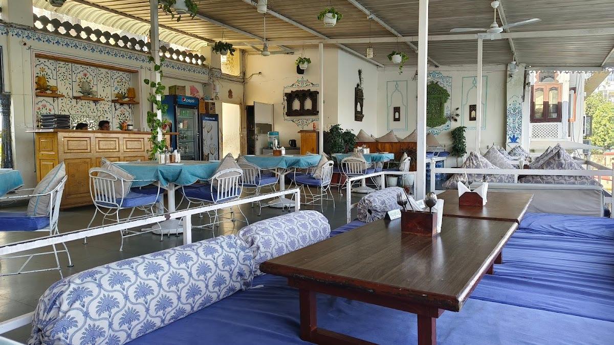 Lake Shore Hotel & Restaurant – photo 2