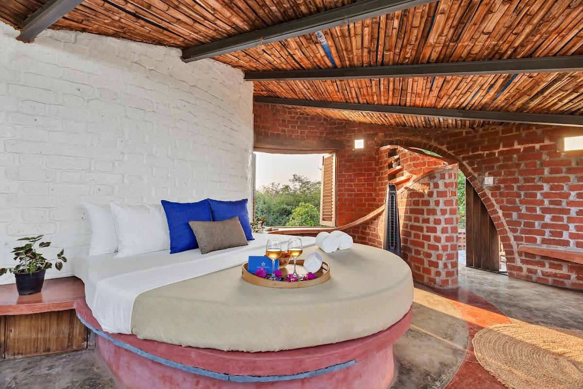 SaffronStays Terracotta Trails - Villa in Wada – photo 4