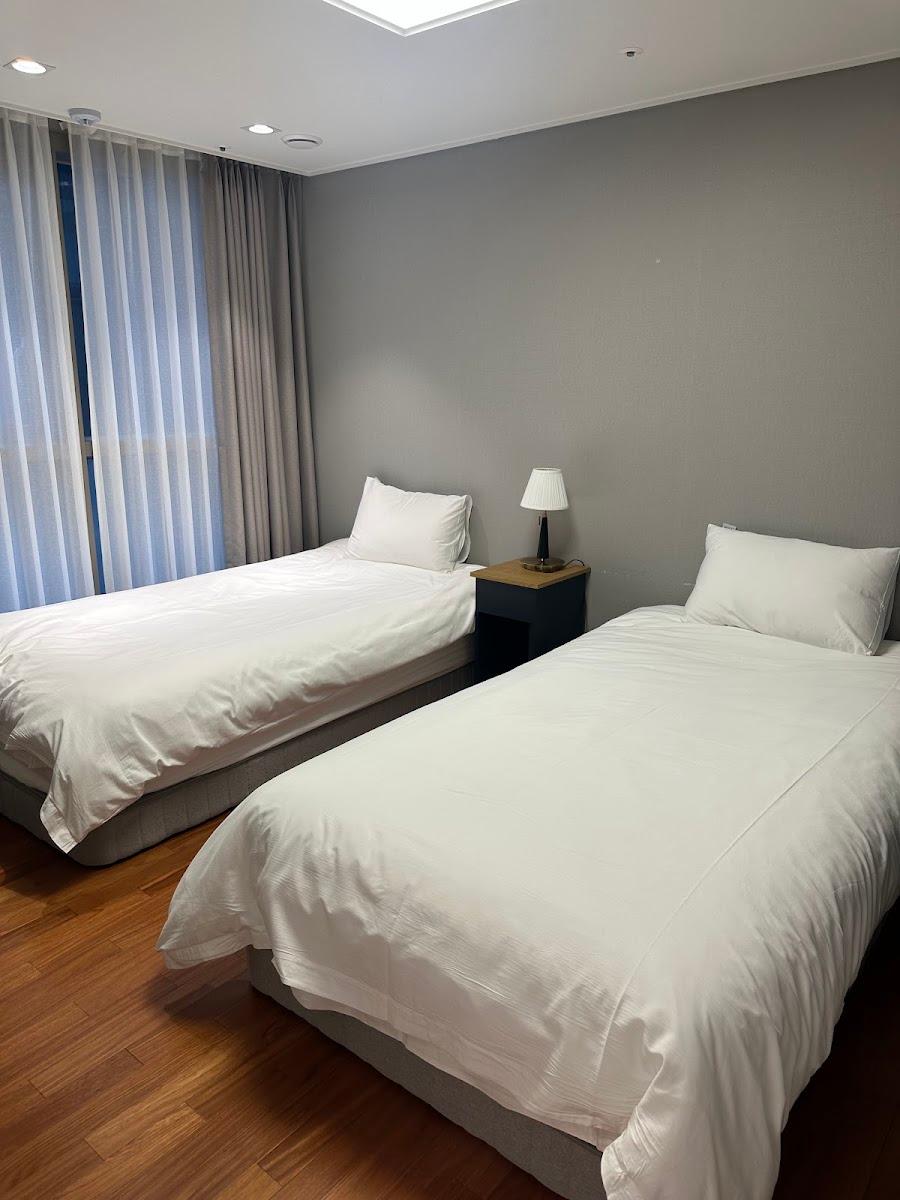 UH FLAT THE SEOCHO NEW WINGS – photo 1