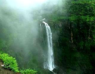 RESORT STRAWBERRY HILLS CHIKHALDARA