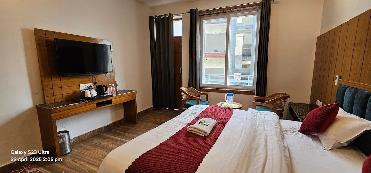 Hotel DEV by Uttarakhand Holidays – photo 1