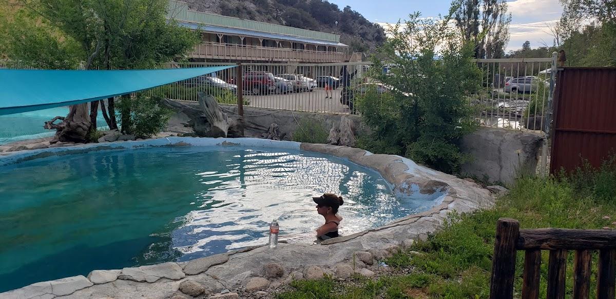 Cottonwood Hot Springs Inn & Spa – photo 2