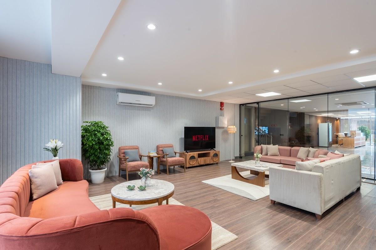 StayVista Residences near Cyber City Hub - Gym & Air Purifier – photo 2