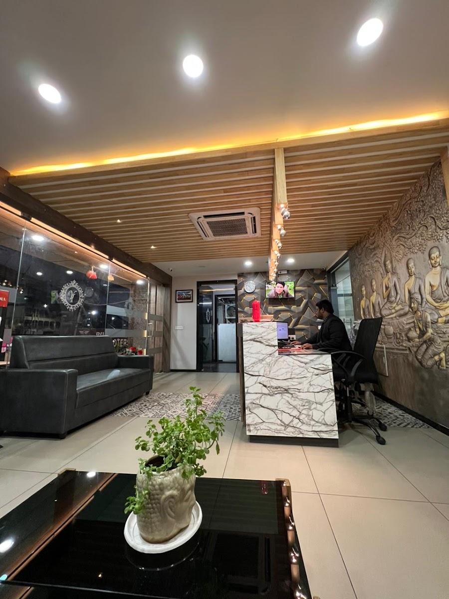 Yatri Inn – photo 1