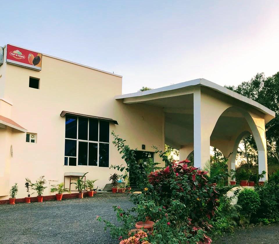 TGI Jahaj Mahal Hotel Mandu – photo 2