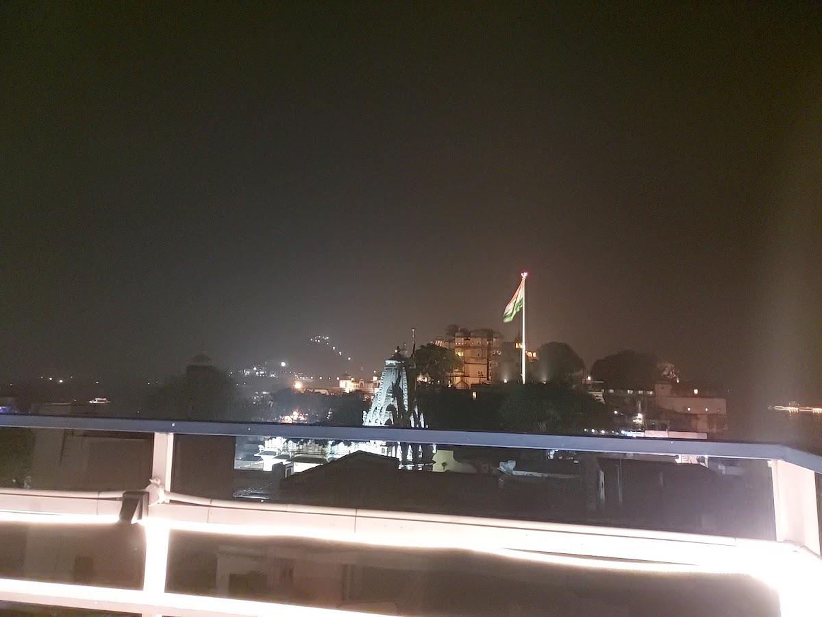 TRIP IN HOSTEL – photo 2
